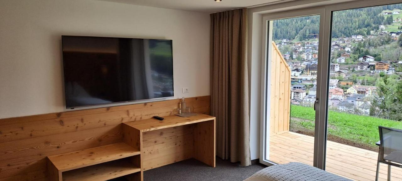 Luxury August Hotel