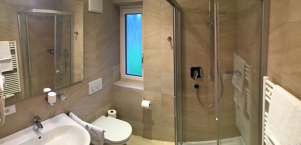 Hotel Luxury August