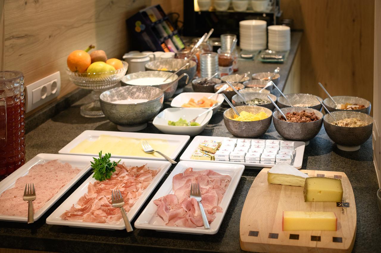 Luxury August Hotel 3*